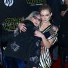Carrie Fisher et sa fille Billie Lourd - Avant-première du film Star Wars : Le Réveil de la force à Hollywood au Chinese Theater (Los Angeles), le 14 décembre 2015 llywood
