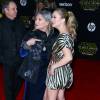 Carrie Fisher et sa fille Billie Lourd - Avant-première du film Star Wars : Le Réveil de la force à Hollywood au Chinese Theater (Los Angeles), le 14 décembre 2015