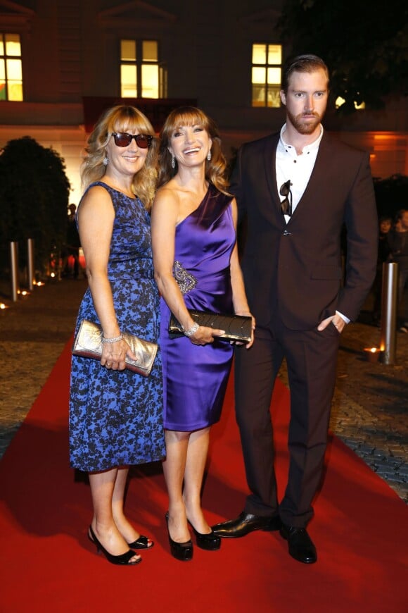Jane Seymour, Anne Gould et son fils Sean Flynn - Soiree Montblanc lors du festival de Salzbourg en Autriche le 30 juillet 2013.