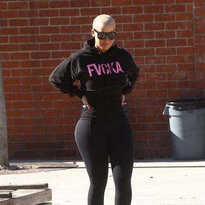 Amber Rose et son mari Wiz Khalifa emmènent leur fils Sebastian jouer au parc à Los Angeles, le 16 décembre 2015