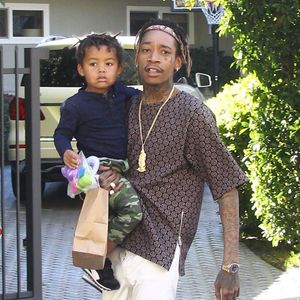Amber Rose et son mari Wiz Khalifa emmènent leur fils Sebastian jouer au parc à Los Angeles, le 16 décembre 2015