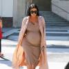 Kim Kardashian enceinte est allée déjeuner au restaurant La Scala à Beverly Hills, le 22 octobre 2015