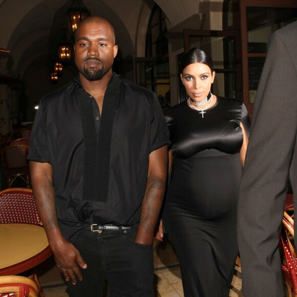 Kim Kardashian (enceinte) et son mari Kanye West - People au Bouchon Bistro à Beverly Hills le 20 octobre 2015.