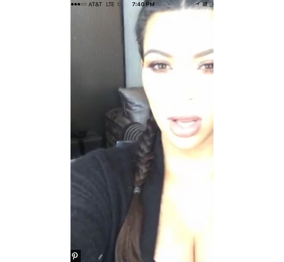 Le 16 décembre 2015, Kim Kardashian a posté la première vidéo d'elle depuis la naissance de son deuxième enfant sur son site officiel.