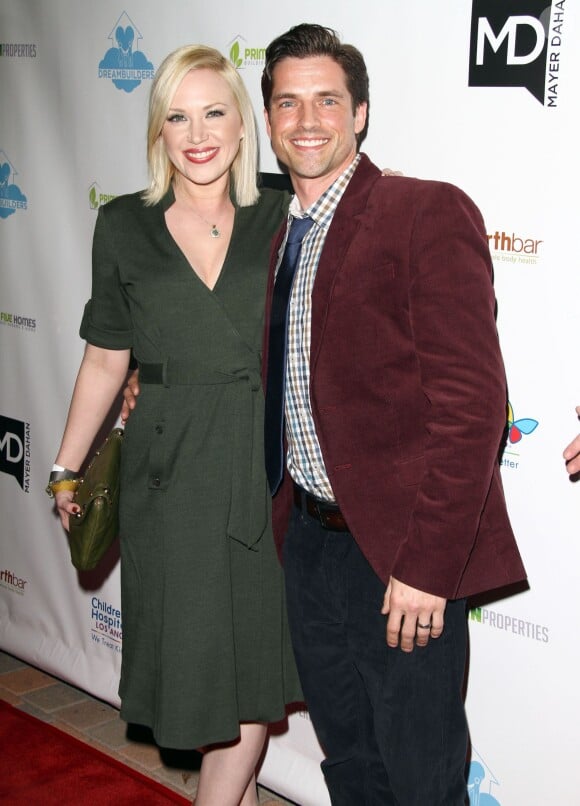 Scott Bailey et sa femme Adrienne Frantz lors du "Brighter Future for Children Gala" à Hollywood, le 5 mars 2015.