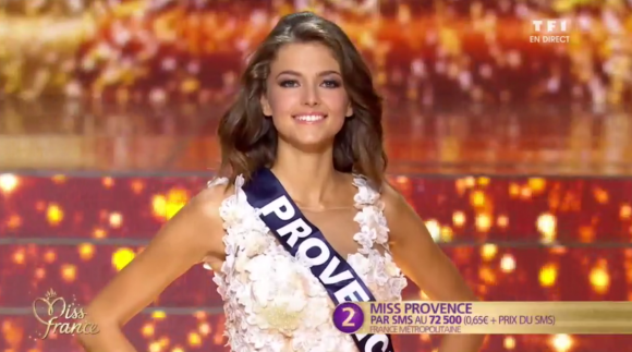 Miss Provence - Les 12 finalistes défilent, lors de l'élection Miss France 2016 le samedi 19 décembre 2015 sur TF1