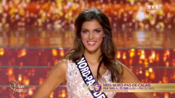 Miss Nord-pas-de-Calais - Les 12 finalistes défilent, lors de l'élection Miss France 2016 le samedi 19 décembre 2015 sur TF1
