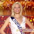 Miss Aquitaine - Les 12 finalistes défilent, lors de l'élection Miss France 2016 le samedi 19 décembre 2015 sur TF1