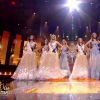 Les 12 finalistes défilent, lors de l'élection Miss France 2016 le samedi 19 décembre 2015 sur TF1