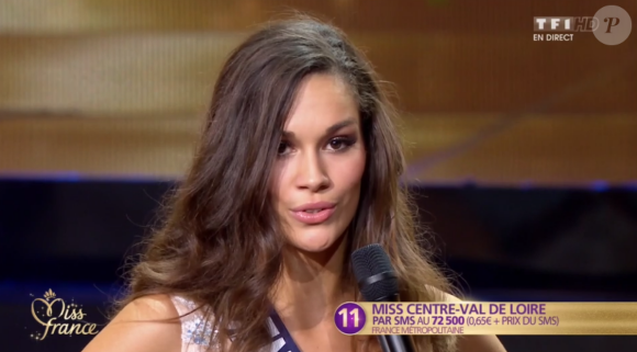 Miss Centre Val de Loire - Les 12 finalistes se présentent, lors de l'élection Miss France 2016 le samedi 19 décembre 2015 sur TF1