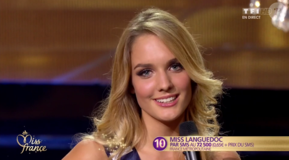 Miss Languedoc - Les 12 finalistes se présentent, lors de l'élection Miss France 2016 le samedi 19 décembre 2015 sur TF1