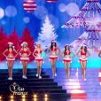 Les 12 finalistes défilent en Mère Noël sexy, lors de l'élection Miss France 2016 le samedi 19 décembre 2015 sur TF1