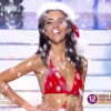 Miss Rhône-Alpes - Les 12 finalistes défilent en Mère Noël sexy, lors de l'élection Miss France 2016 le samedi 19 décembre 2015 sur TF1