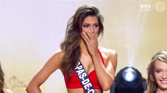 Miss Nord-pas-de-Calais choisie parmi les cinq finalistes, lors de l'élection Miss France 2016 le samedi 19 décembre 2015 sur TF1
