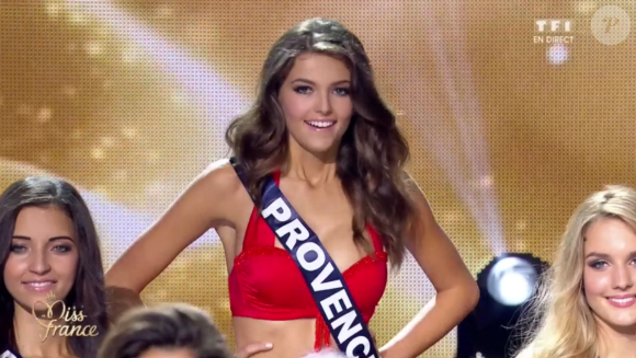 Miss Provence choisie parmi les cinq finalistes, lors de l'élection Miss France 2016 le samedi 19 décembre 2015 sur TF1
