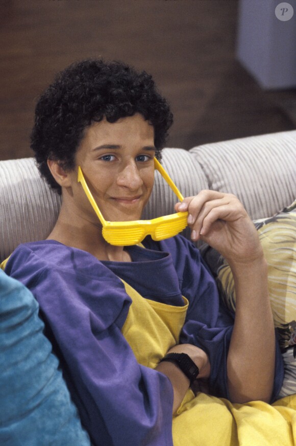 Dustin Diamond dans Saved by the Bell dans les années 1990.