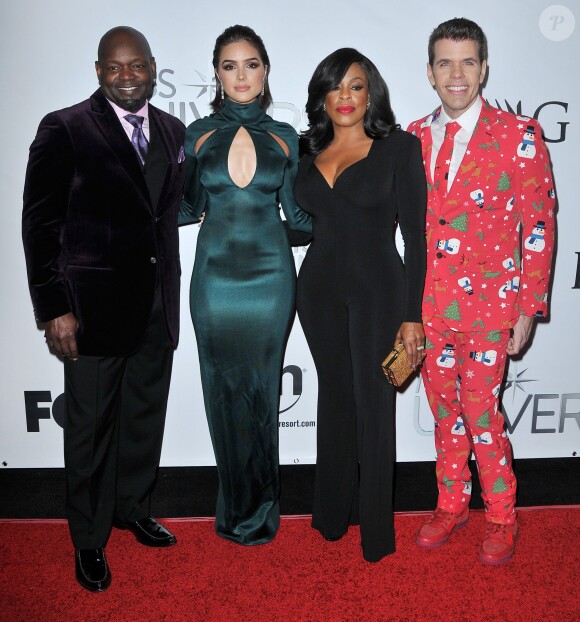 Les juges de Miss Univers 2015 Emmitt Smith, Olivia Culpo, Niecy Nash et Perez Hilton au Planet Hollywood Resort & Casino. Las Vegas, le 20 décembre 2015.