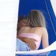 Exclusif - Jaden Smith et sa petite amie Sarah Snyder passent l'après midi en amoureux à la plage à Miami le 6 décembre 2015.