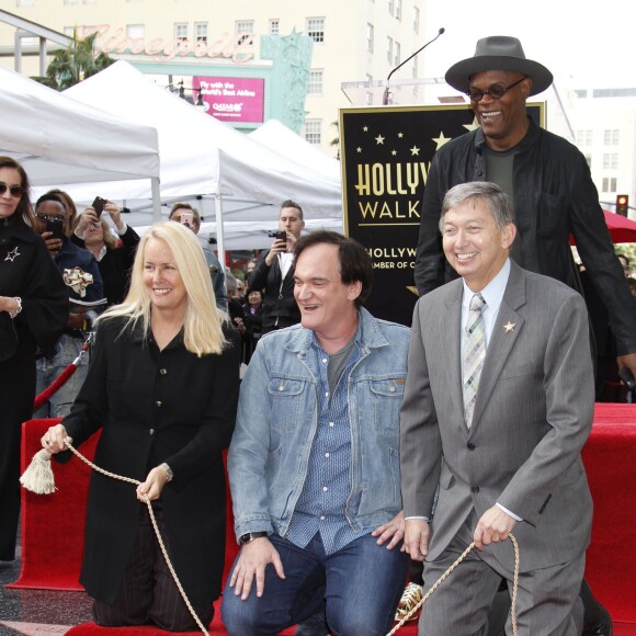 Quentin Tarantino, Samuel L. Jackson - Quentin Tarantino reçoit son étoile sur le Walk of Fame à Hollywood le 21 décembre 2015.