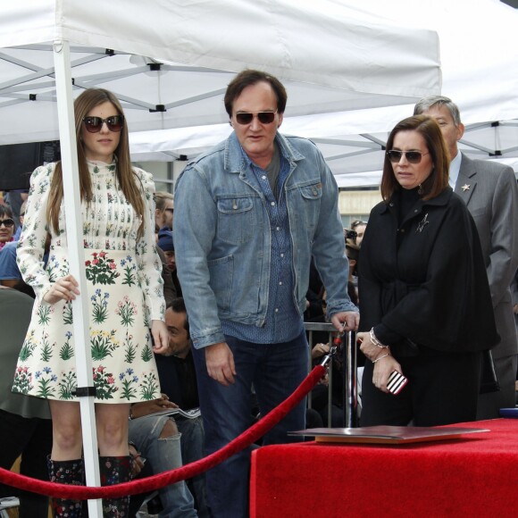 Quentin Tarantino et sa compagne Courtney Hoffman - Quentin Tarantino reçoit son étoile sur le Walk of Fame à Hollywood le 21 décembre 2015.