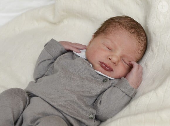 Le prince Nicolas de Suède après sa naissance en juin 2015