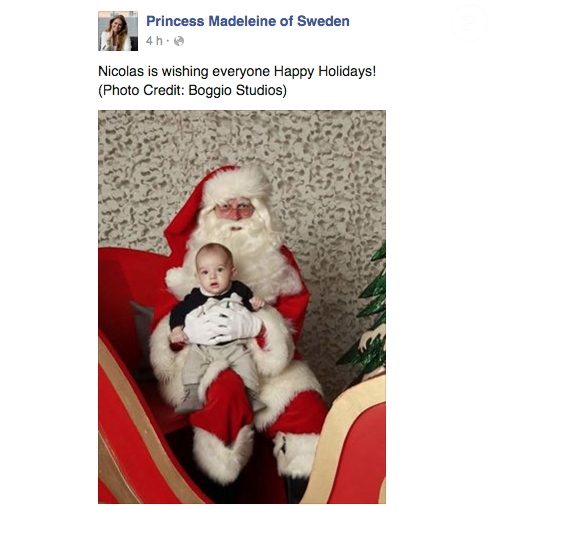 Le prince Nicolas de Suède rencontrant le père Noël, en décembre 2015. Photo par le studio Boggio, partagée sur Facebook par la princesse Madeleine.