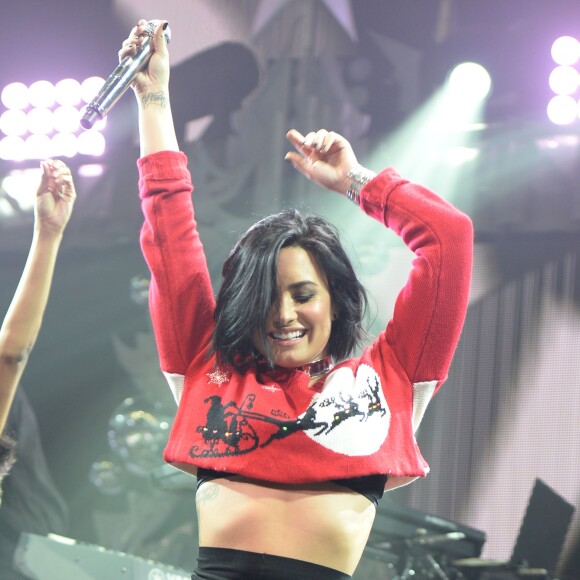 Demi Lovato lors du Y100's Jingle Ball 2015, le 18 décembre 2015 en Floride
