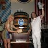Nicole 'Coco' Austin et son mari Ice T presentent la biere Hofbrauhaus a Las Vegas Le 31 Mai 2013