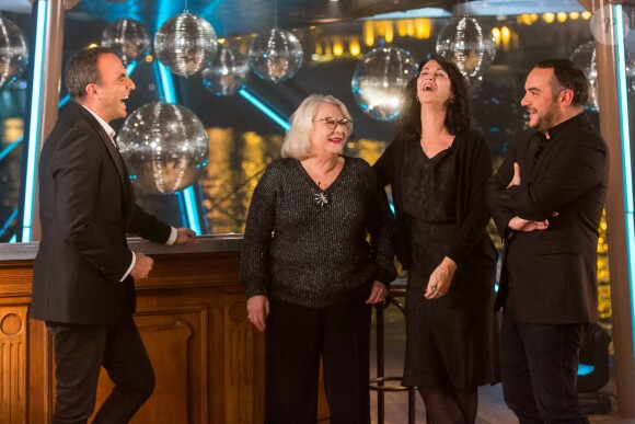 Exclusif - Nikos Aliagas, Josiane Balasko, Zabou Breitman, François-Xavier Demaison - Tournage de l'émission "Toute la musique qu'on aime" sur le bateau Jean Bruel à Paris le 14 décembre 2015. L'émission sera diffusée le 31 décembre sur TF1 en 3ème partie de soirée à partir de 00h30. © Cyril Moreau / Bestimage (no web - No Blog pour suisse et Belgique)14/12/2015 - Paris