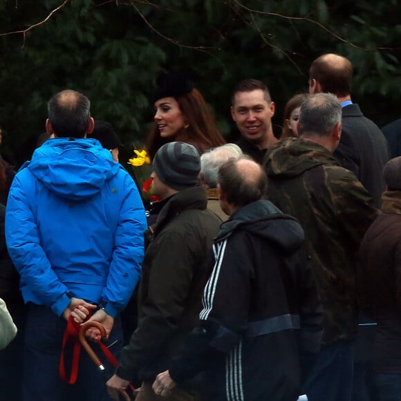 Le prince William et Kate Middleton après la messe dominicale en l'église St. Mary Magdalene à Sandringham le 28 décembre 2015