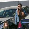 Kourtney Kardashian passe la journée avec ses enfants Mason et Penelope et sa nièce North West à Woodland Hills, le 29 décembre 2015