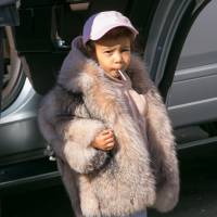 North West : Un look surprenant pour une journée en famille