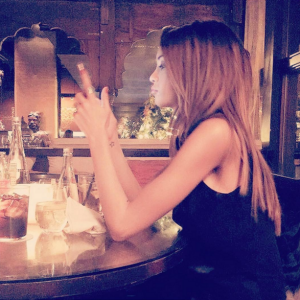 Nabilla et Thomas ont passé le Nouvel An en amoureux à Barcelone (Espagne). Décembre 2015.