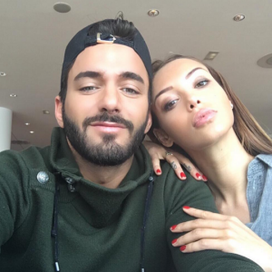 Nabilla et Thomas ont passé le Nouvel An en amoureux à Barcelone. Décembre 2015.