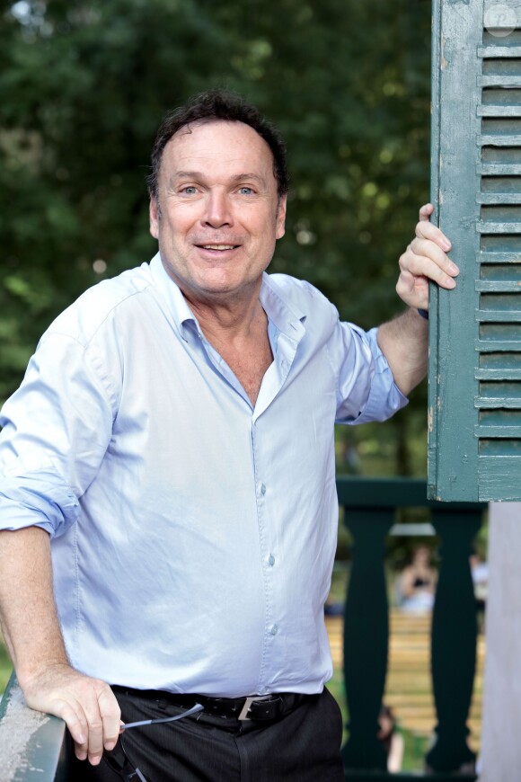 Portrait de Julien Lepers réalisé en août 2015.