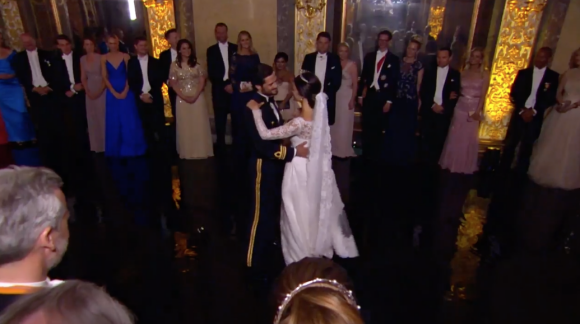 Image du mariage du prince Carl Philip et de la princesse Sofia de Suède, le 13 juin 2015, dans le documentaire Aret med Kungafamiljen, documentaire d'une heure de Sara Bull pour la chaîne SVT sur l'année 2015 de la famille royale de Suède.