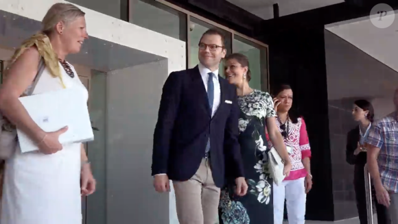 Image du prince Daniel et de la princesse Victoria de Suède dans le documentaire Aret med Kungafamiljen, documentaire d'une heure de Sara Bull pour la chaîne SVT sur l'année 2015 de la famille royale de Suède.
