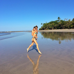 Gisele Bündchen et son fils Benjamin au Costa Rica (janvier 2016)