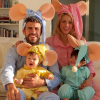 Shakira, son compagnon Gérard Piqué et leurs enfants Milan et Sasha déguisés en Topo Gigio pour Hallowen / photo postée sur Instagram.