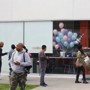 Please Hide Children's Faces Prior To The Publication - Grey's Anatomy star Ellen Pompeo, along with husband Chris Ivery and their cute daughter Stella Luna, exiting Duff's Cake Mix in Weho after attending Blue Ivy Carter's Birthday Party in West Hollywood, Los Angeles, CA, USA on January 10, 2016. The little girl carried her party favors while walking out of the place holding hands with mom Ellen. Photo byGSI/ABACAPRESS.COM11/01/2016 - Los Angeles