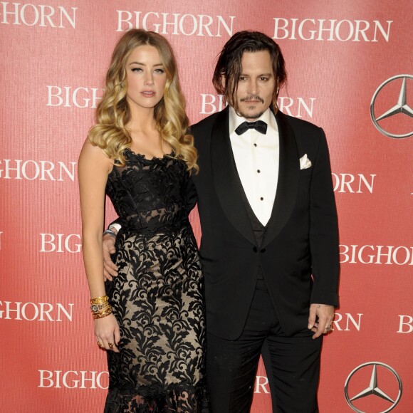 Johnny Depp et sa femme Amber Heard à la 27ème soirée annuelle du Festival du film de Palm Springs au Convention Center le 2 janvier 2016