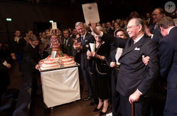 Le grand-duc Jean de Luxembourg ému lors de la célébration de ses 95 ans à la Philharmonie de Luxembourg le 9 janvier 2016.
