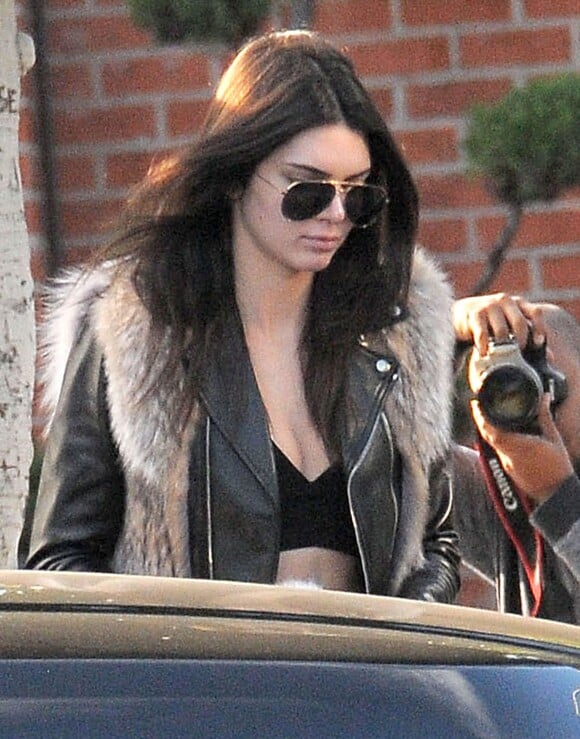 Kendall Jenner et Hailey Baldwin font du shopping à Beverly Hills, le 13 janvier 2016.