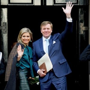 Le roi Willem-Alexander des Pays-Bas et la reine Maxima lors de la réception du nouvel an pour les instances nationales au palais royal à Amsterdam aux Pays-Bas le 12 janvier 2016.