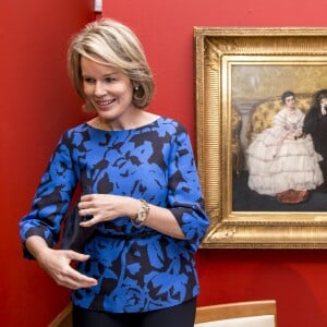 La reine Mathilde de Belgique à l'exposition Nervia/Laethem-Saint-Martin - Traits d'Union au Musée d'Ixelles le 8 janvier 2016