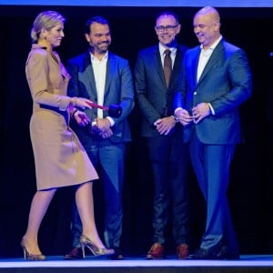 La reine Maxima des Pays-Bas à l'usine Van Nelle à Rotterdam le 13 janvier 2016 pour le lancement de la plate-forme NLGroeit.