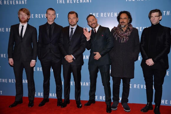Domhnall Gleeson, Will Poulter, Leonardo DiCaprio, Tom Hardy, Alejandro Gonzalez Inarritu et Paul Anderson à la première du film 'The Revenant' à Londres, le 14 janvier 2016