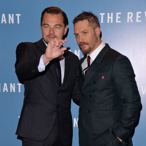 Leonardo DiCaprio et Tom Hardy à la première du film "The Revenant" à Londres le 14 janvier 2016.