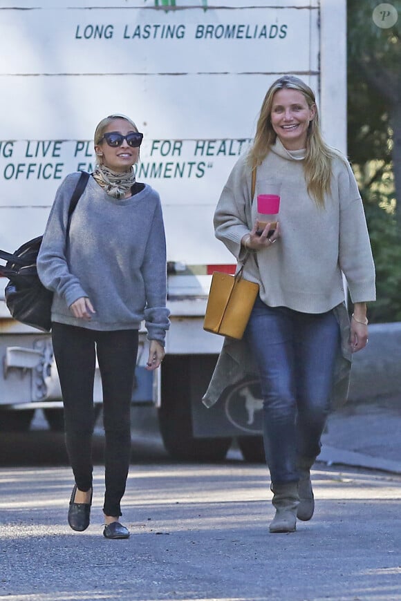 Exclusif -  Cameron Diaz et Nicole Richie, très souriantes, font du shopping à Culver City17/11/2015 - Culver City