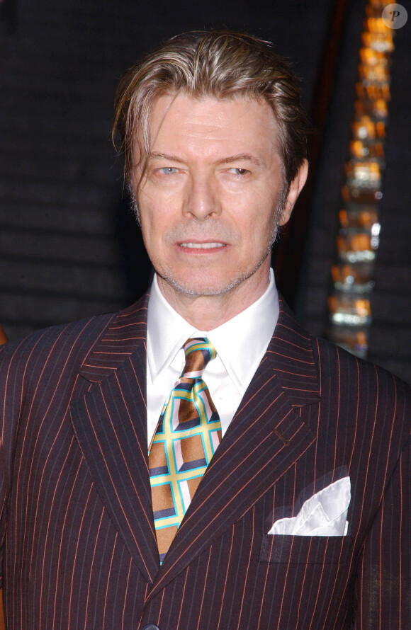 Archives - David Bowie à la soirée Vanity Fair au festival du film de TriBeCa le 1er Mai 2003.